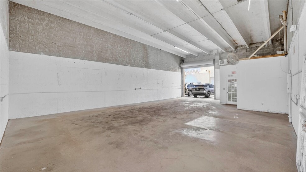 More Photos Of 12434-12466 NW 38th Ave, Opa-locka Warehouse For Lease