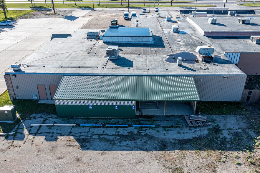 More Photos Of 3450 Gateway Dr, Grand Forks Restaurant For Lease