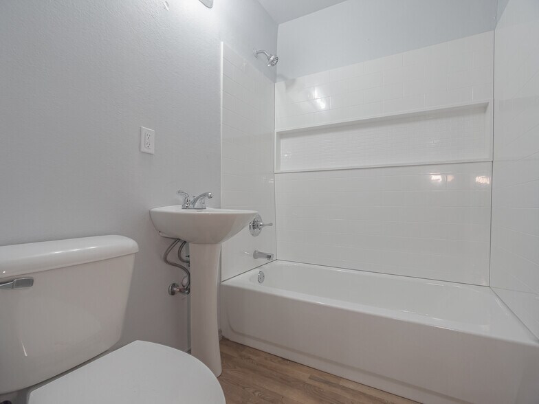 More Photos Of 3732 NW 23rd St, Oklahoma City Apartments For Sale