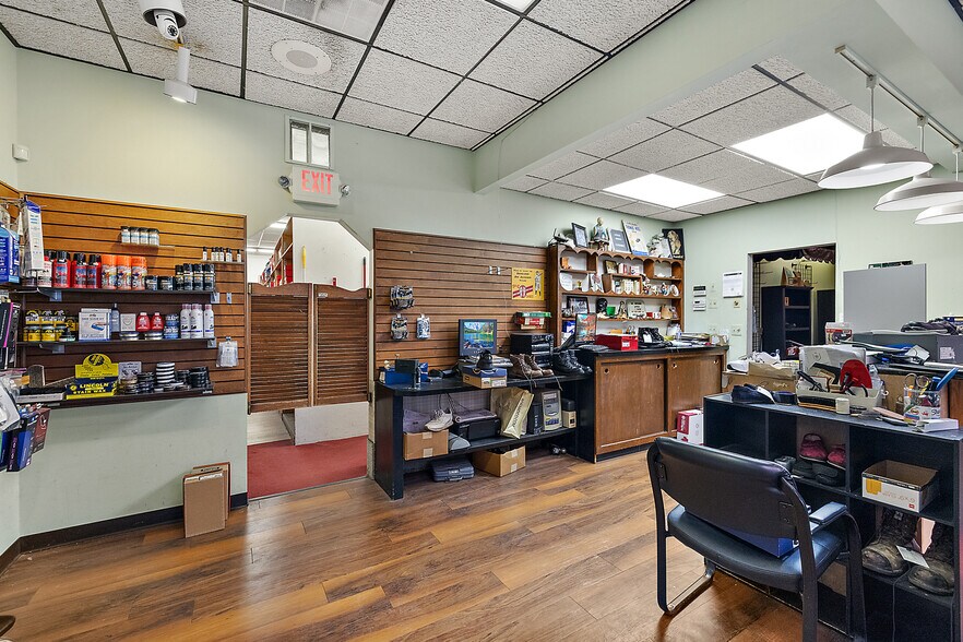 More Photos Of 23515 Nine Mack Dr, Saint Clair Shores Freestanding For Lease