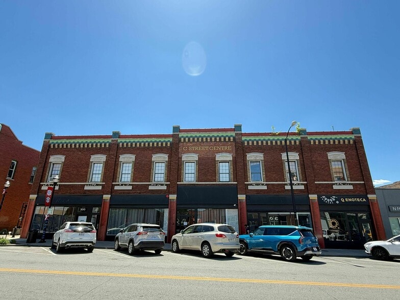 Primary Photo Of 300-308 W Commercial St, Springfield Storefront Retail Residential For Sale