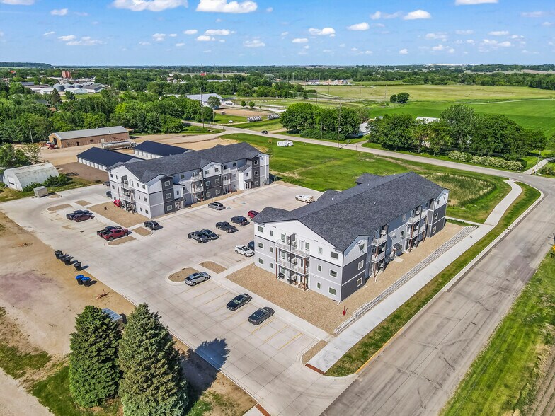 More Photos Of 120 & 124 W Hatting St, Luverne Apartments For Sale