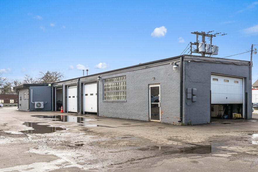 More Photos Of 660 Ogden Ave, Downers Grove Auto Repair For Sale