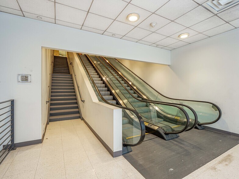 More Photos Of 233 Broadway, New York Office Residential For Lease