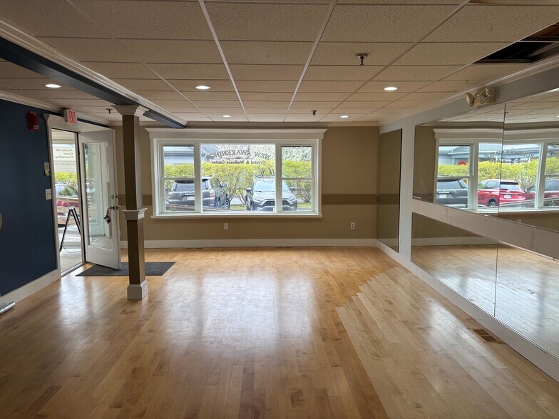 More Photos Of 161 Summer St, Kingston Freestanding For Lease