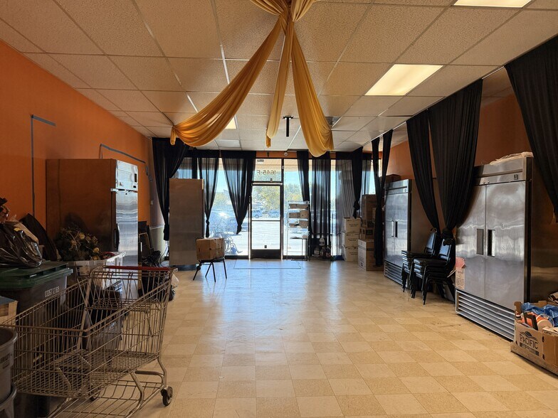 More Photos Of 1645-1647 E Palmdale Blvd, Palmdale Unknown For Lease