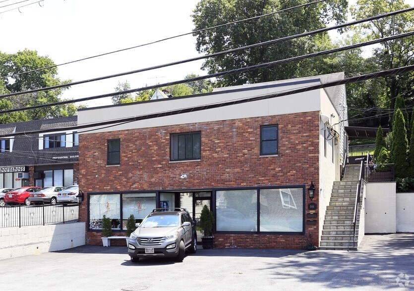 Primary Photo Of 844 Commerce St, Thornwood Storefront Retail Residential For Lease