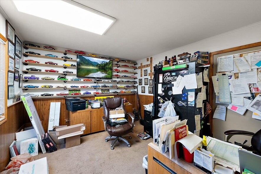 More Photos Of 4376 Beecher Rd, Flint Service For Sale