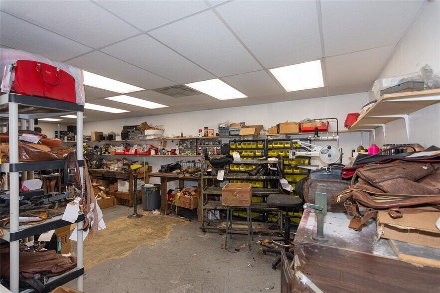 More Photos Of 4909 Commercial Park Dr, Austin Flex For Sale
