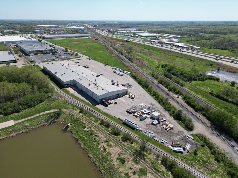 More Photos Of 585 Enterprise Dr, Neenah Manufacturing For Lease