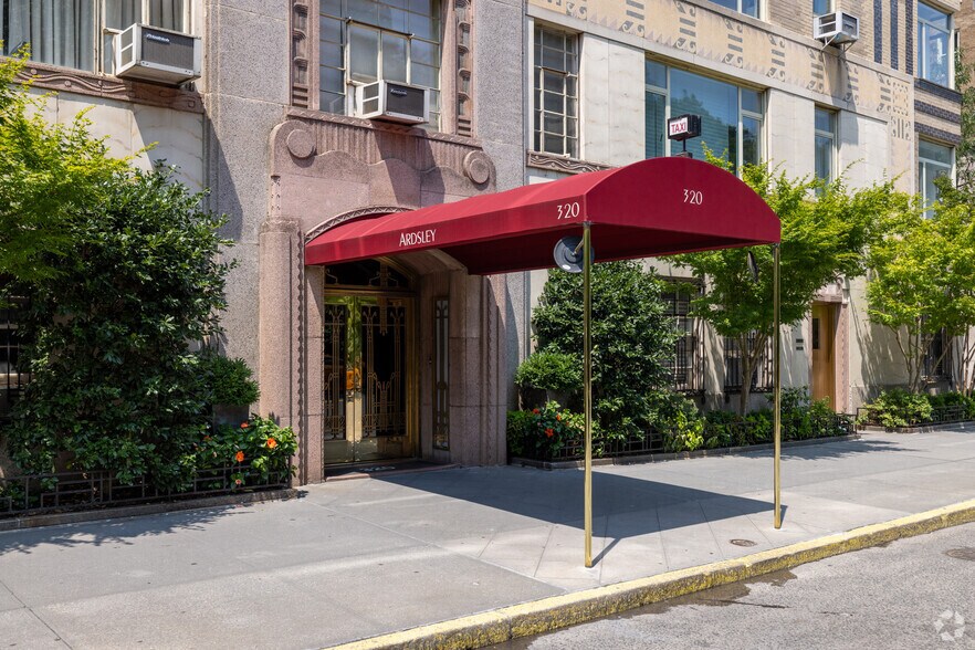 More Photos Of 320 Central Park W, New York Apartments For Lease