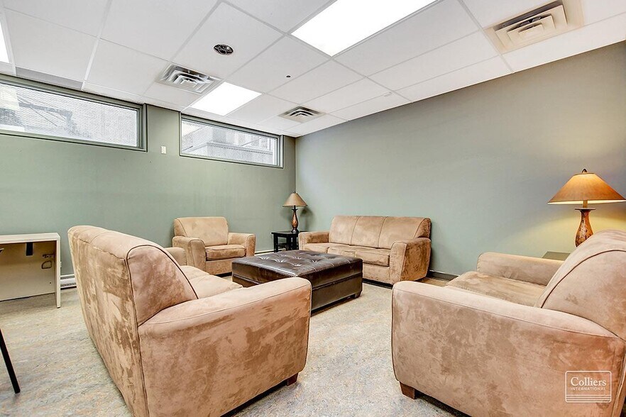 More Photos Of 1970 Merivale Rd, Ottawa Flex For Lease