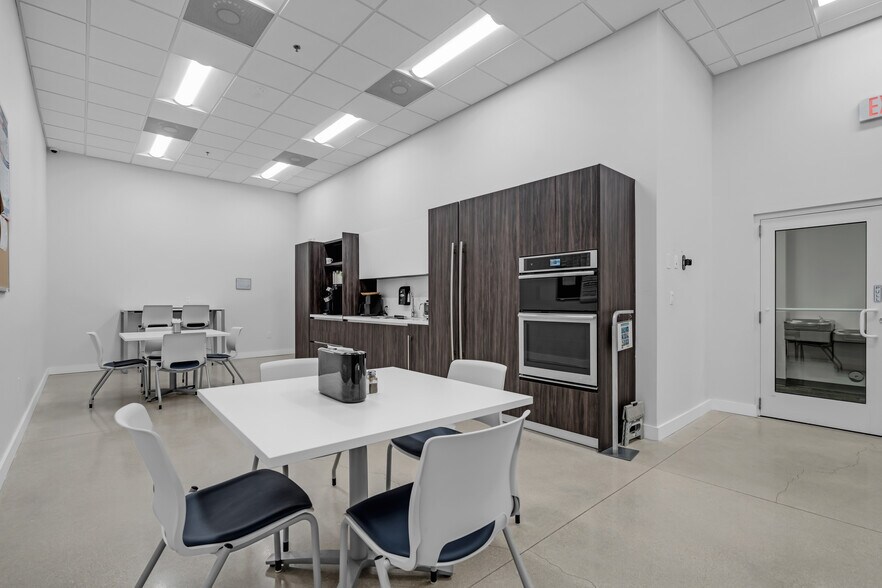 More Photos Of 13801 SW 119th Ave, Miami Warehouse For Lease