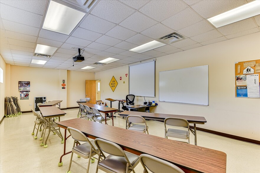 More Photos Of 1950 International Ct, Grovetown Office For Sale