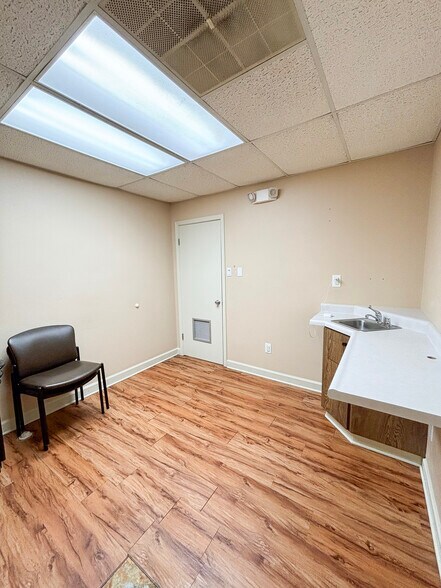 More Photos Of 115 S Munford St, Covington Medical For Sale