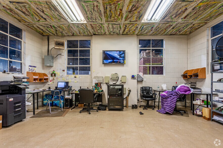 More Photos Of 200 Kelsey Ave, Ewing Warehouse For Lease