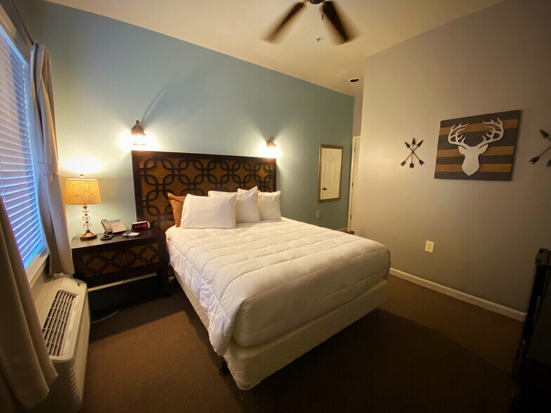 More Photos Of 171 Copperhead Pky, Blairsville Hotel For Sale