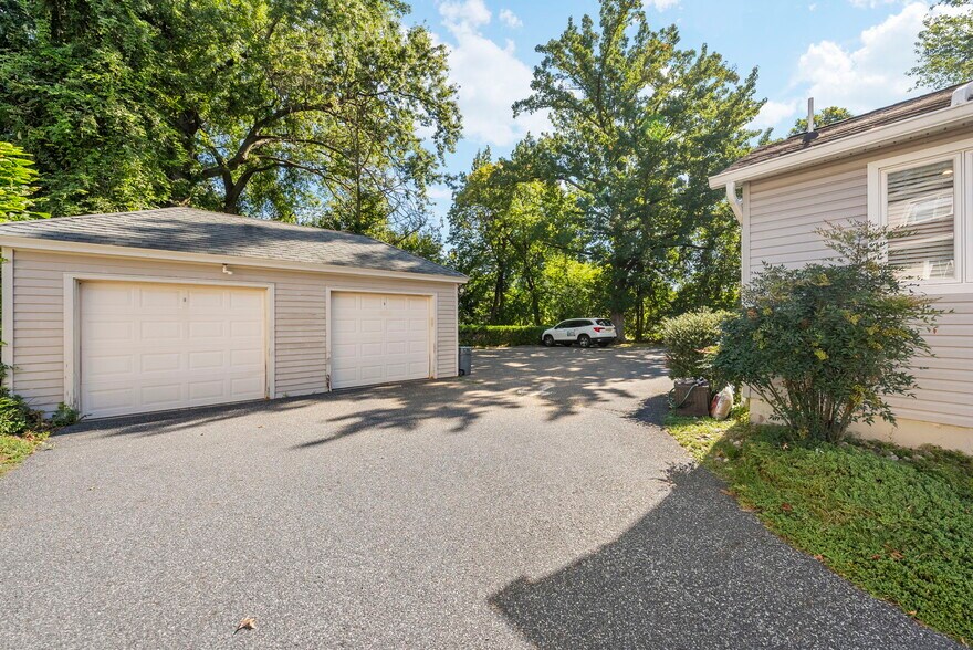 More Photos Of 141 S Euclid Ave, Westfield Office For Sale