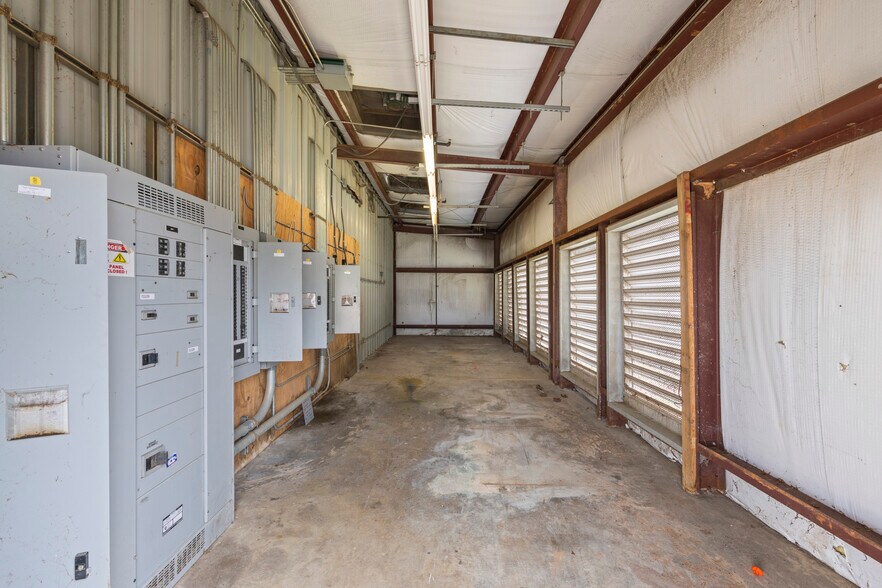 More Photos Of 4200 Skyhawk Pky, Martin Supermarket For Lease