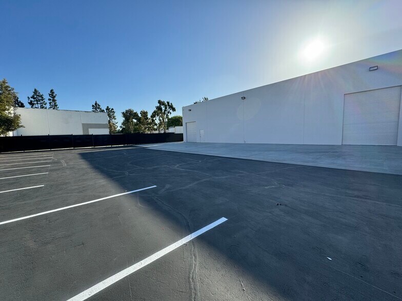 More Photos Of 16027 Carmenita Rd, Cerritos Warehouse For Lease
