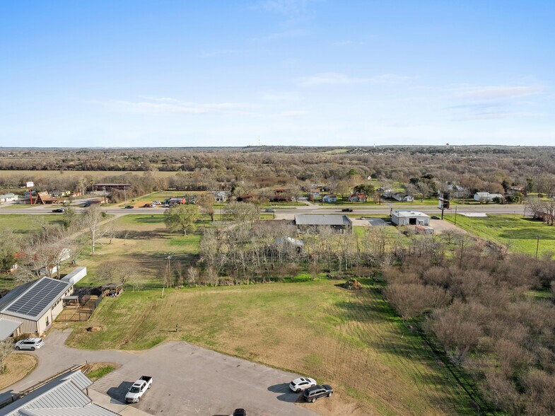 More Photos Of 1417 W State Highway 71, La Grange General Retail For Lease