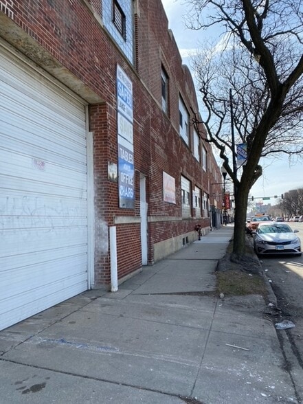 More Photos Of 5041-5047 N Western Ave, Chicago Flex For Lease