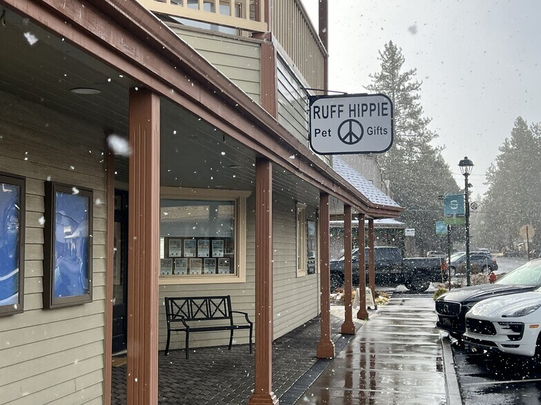 More Photos Of 178 S Elm St, Sisters Storefront Retail Office For Lease