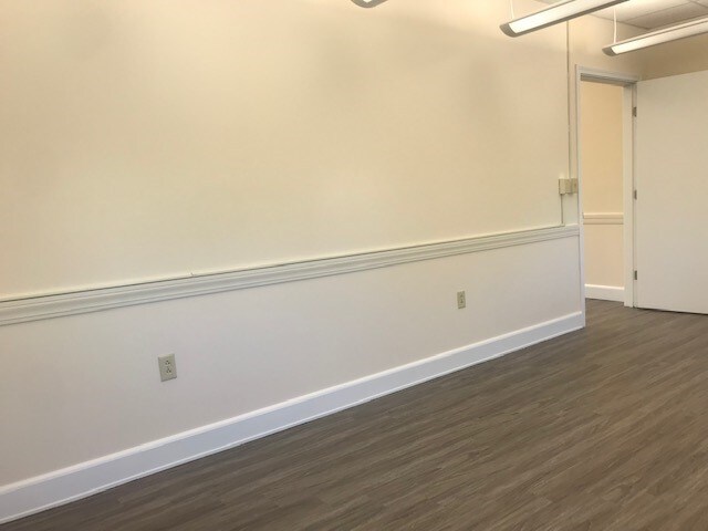 More Photos Of 9 Green St, Augusta Office For Lease
