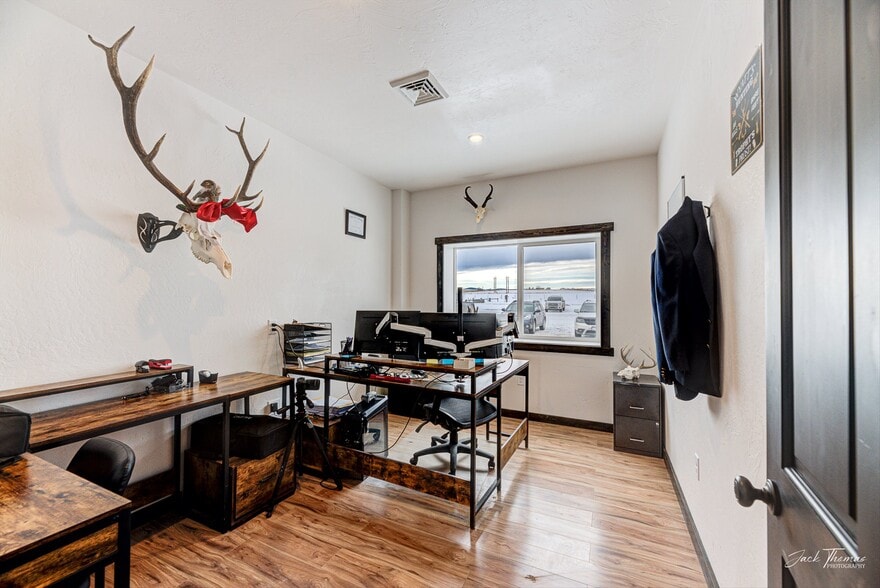 More Photos Of 4775 York Rd, Helena Light Distribution For Sale