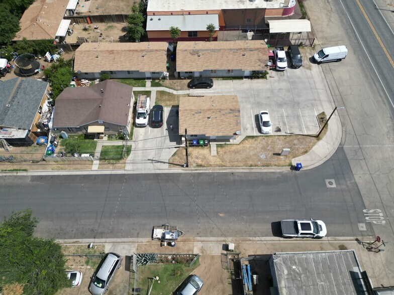 More Photos Of 12520 Main St, Lamont Apartments For Sale
