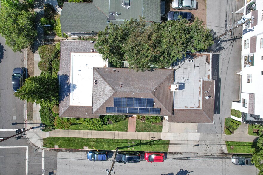 More Photos Of 580 Chestnut St, San Carlos Apartments For Sale