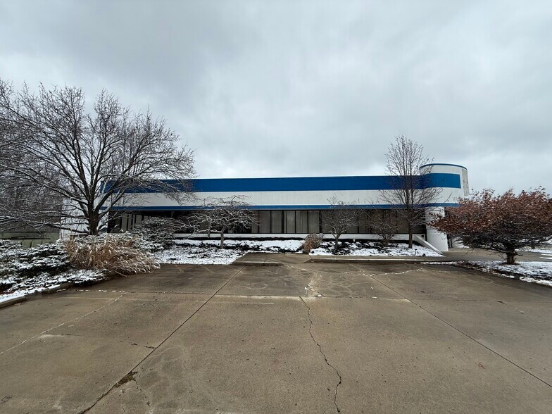 More Photos Of 143 Commerce Blvd, Loveland Warehouse For Sale