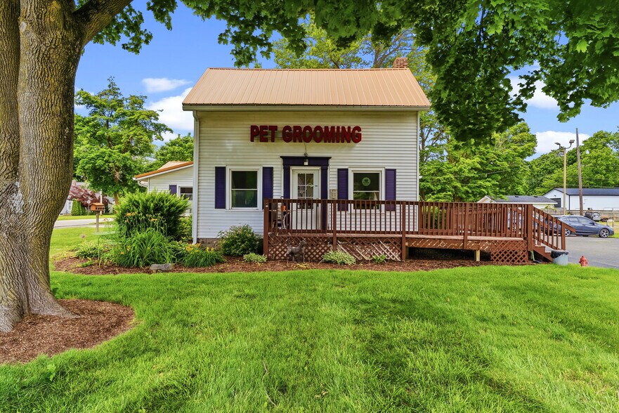 More Photos Of 325 N Cedar St, Imlay City Medical For Sale