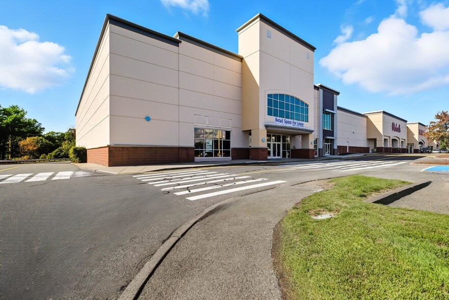 More Photos Of 1385 S Washington St, North Attleboro Storefront For Lease