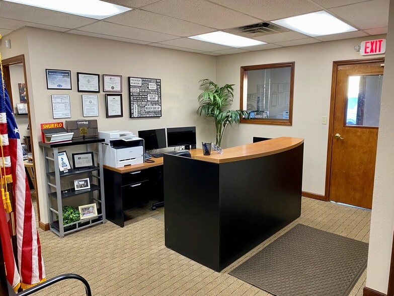 More Photos Of 400-460 Fame Rd, Dayton Light Distribution For Lease