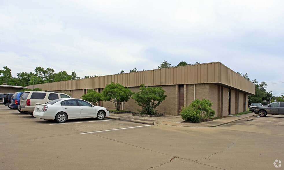 More Photos Of 2116 Thompson Rd, Richmond Office For Lease