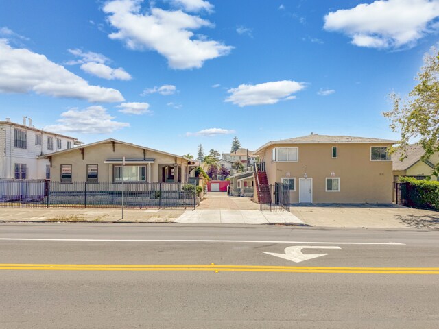 More Photos Of 2262-2270 High St, Oakland Apartments For Sale