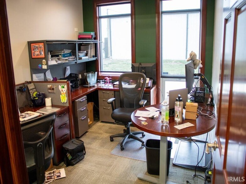 More Photos Of 2759 N Ford Rd, Vincennes Light Manufacturing For Sale