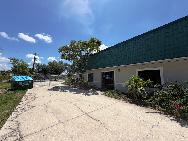 More Photos Of 17221 Alico Center Rd, Fort Myers Warehouse For Lease