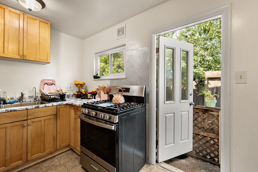 More Photos Of 45 Woodland Ave, San Rafael Apartments For Sale