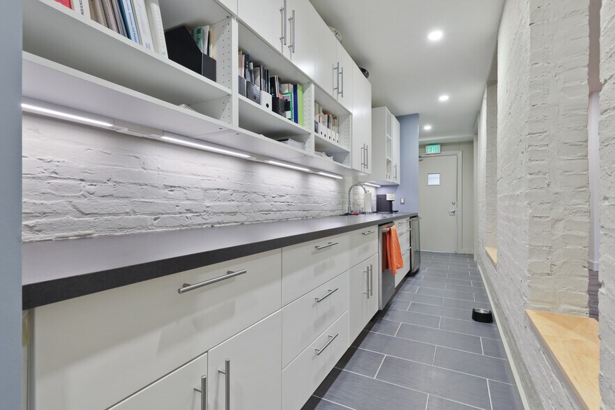 More Photos Of 1019 Cathedral St, Baltimore Office Residential For Sale