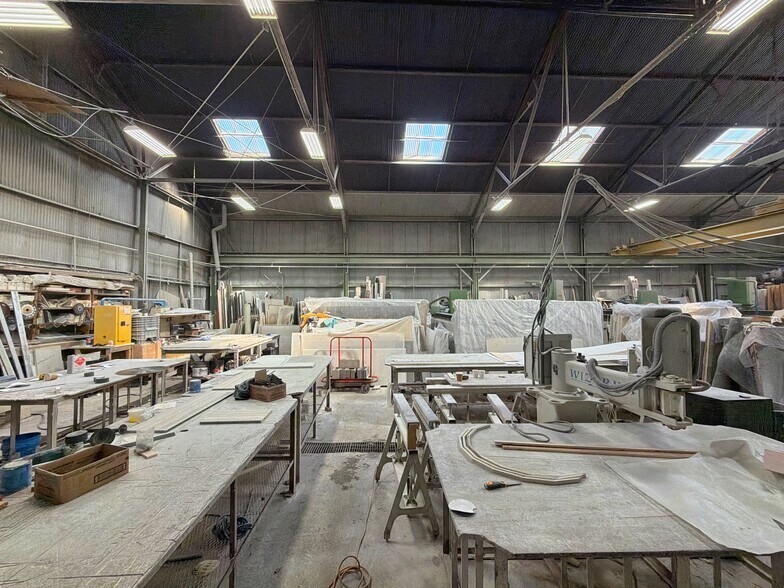 More Photos Of 305 Douglass St, Brooklyn Warehouse For Lease
