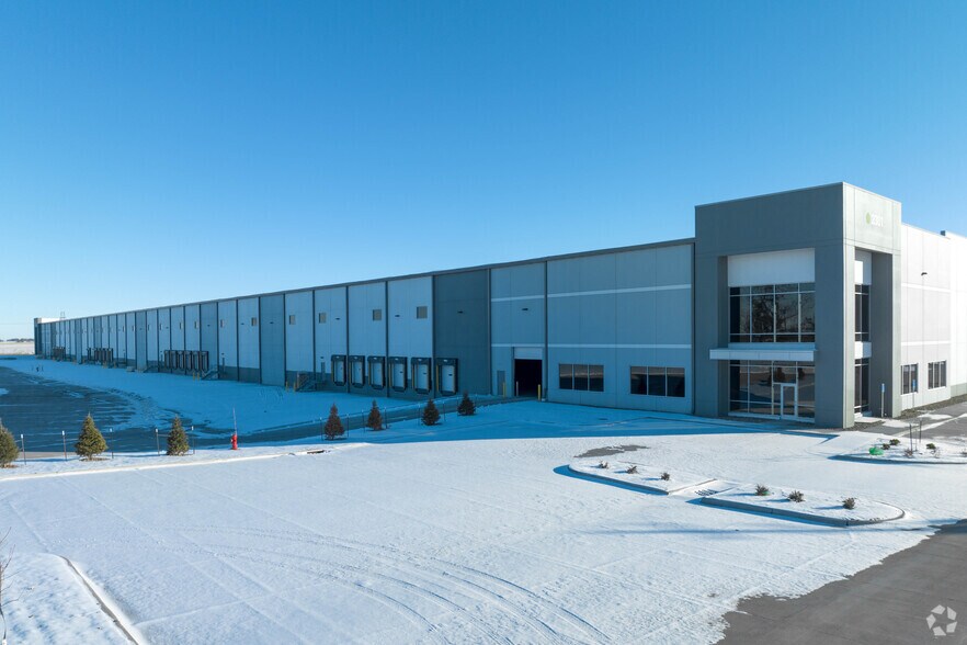 More Photos Of 2301 25th St, Altoona Distribution For Sale