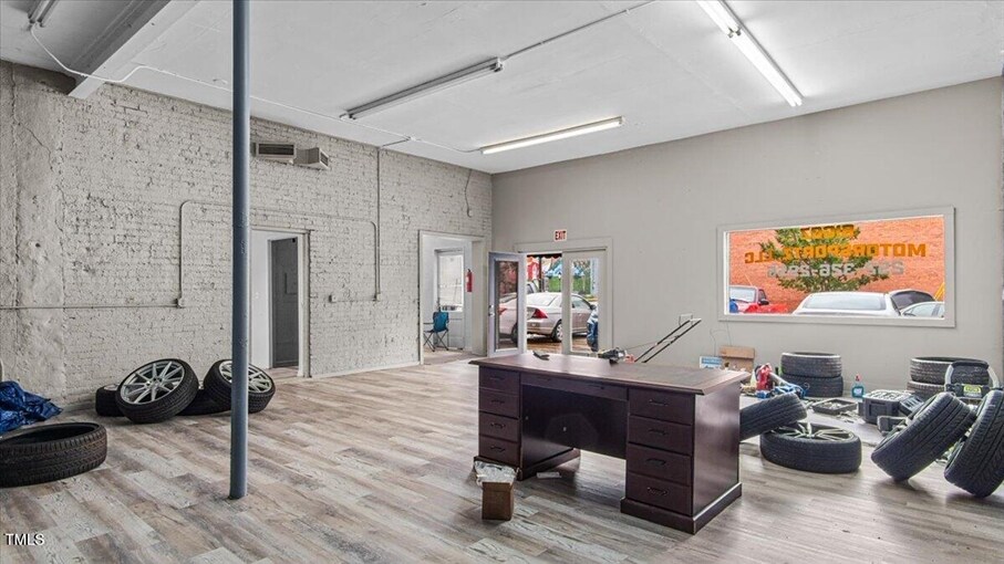 More Photos Of 201 S Main St, Warrenton Office For Sale