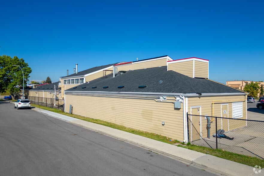 More Photos Of 3735 Rundlehorn Dr NE, Calgary Unknown For Sale