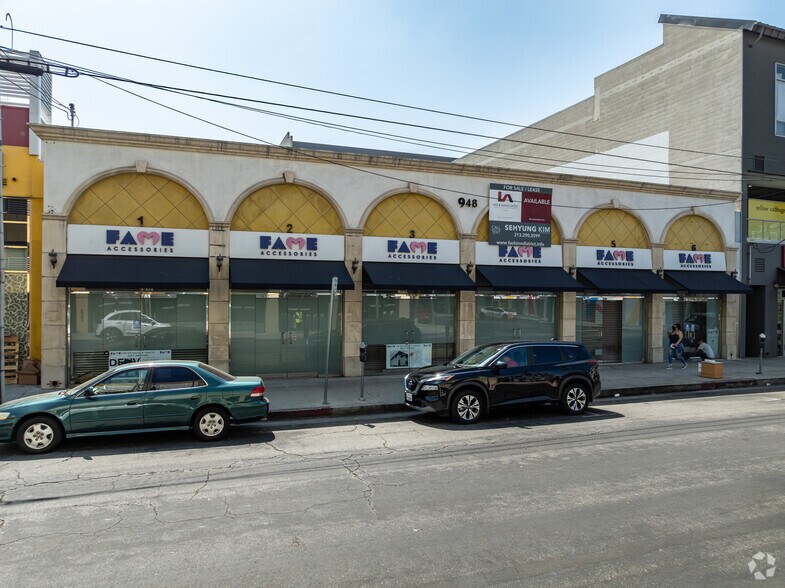 More Photos Of 948 Crocker St, Los Angeles Storefront Retail Office For Lease