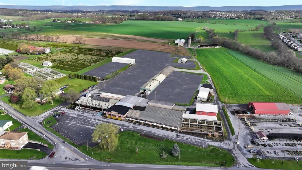 More Photos Of 501 W Washington Ave, Myerstown General Retail For Sale