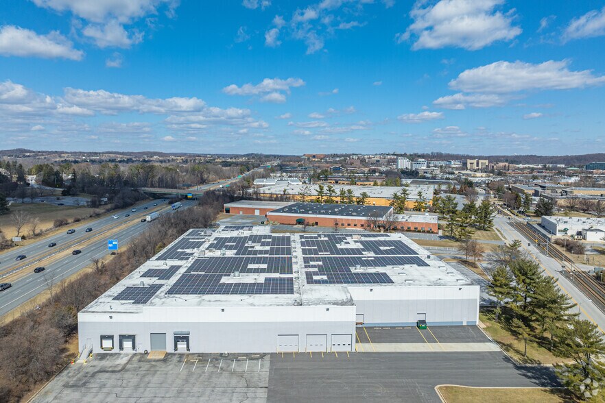 More Photos Of 10820 Gilroy Rd, Hunt Valley Warehouse For Lease