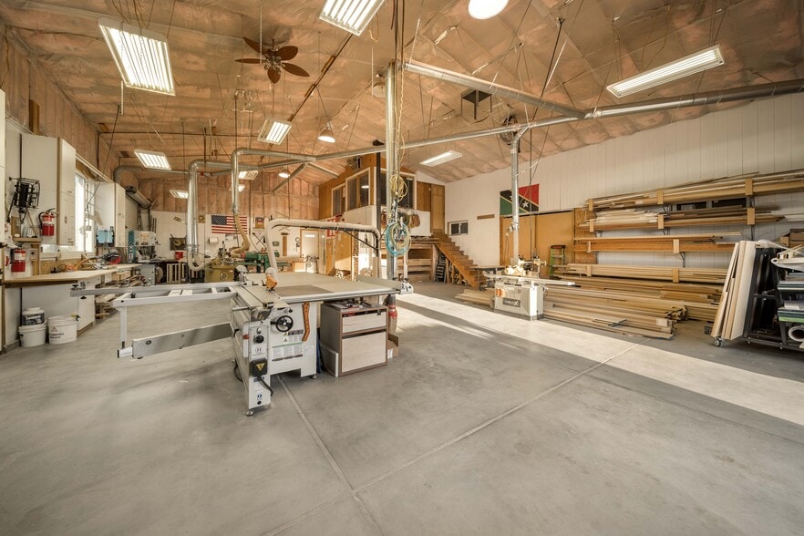 More Photos Of 35655 52nd St E, Palmdale Manufacturing For Sale