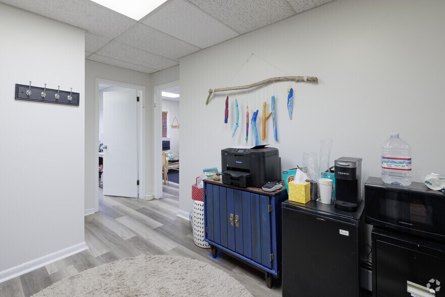 More Photos Of 185 Broadway, Hillsdale Medical For Sale